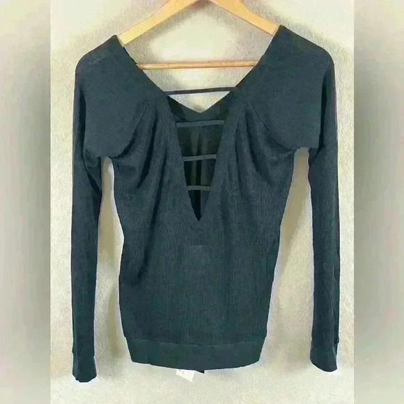 Chaser Long Sleeve Ribbed V Neck Shirt in Yosemite Green Women's Small NWT - Picture 4 of 9